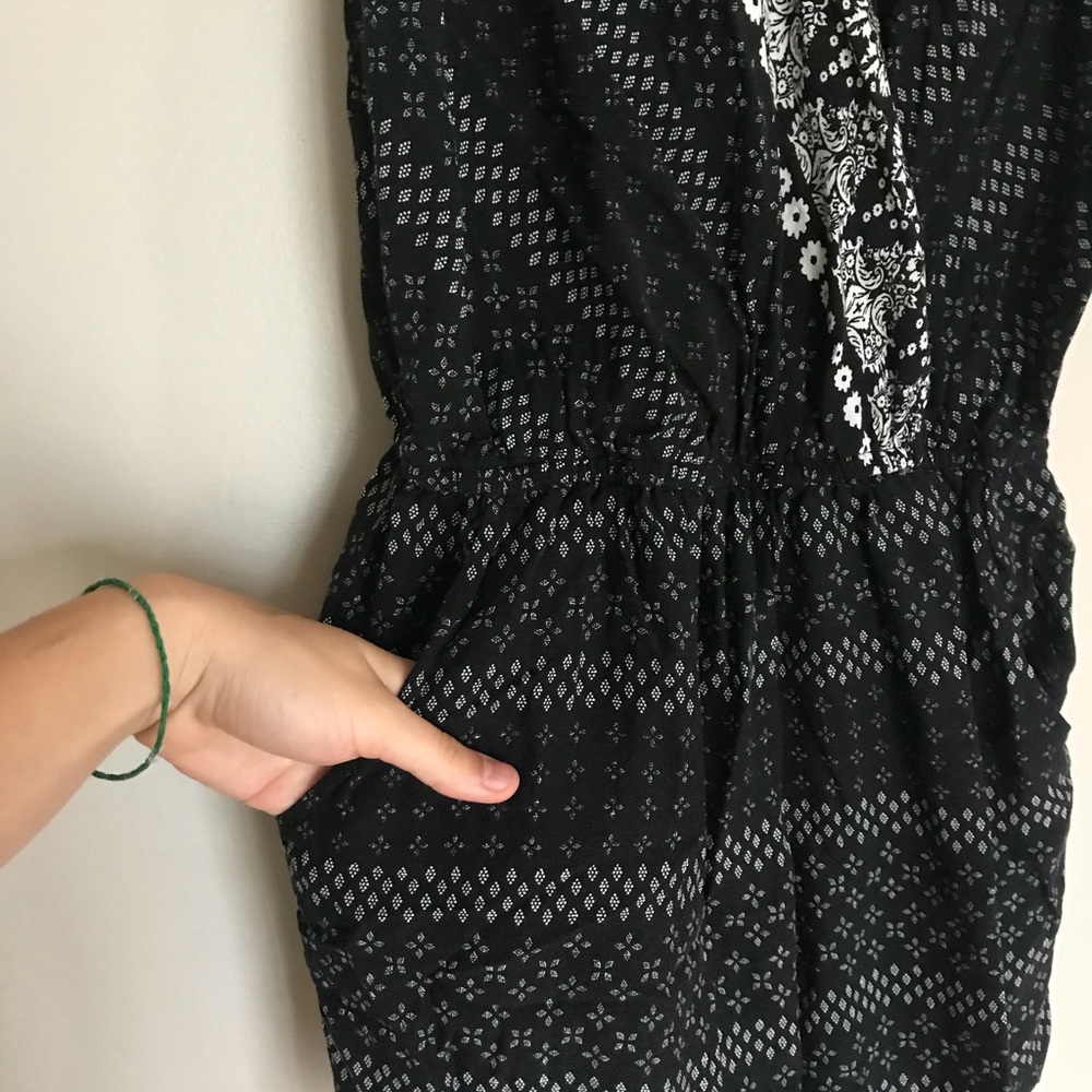 Detailed Romper - Picture 2 of 3